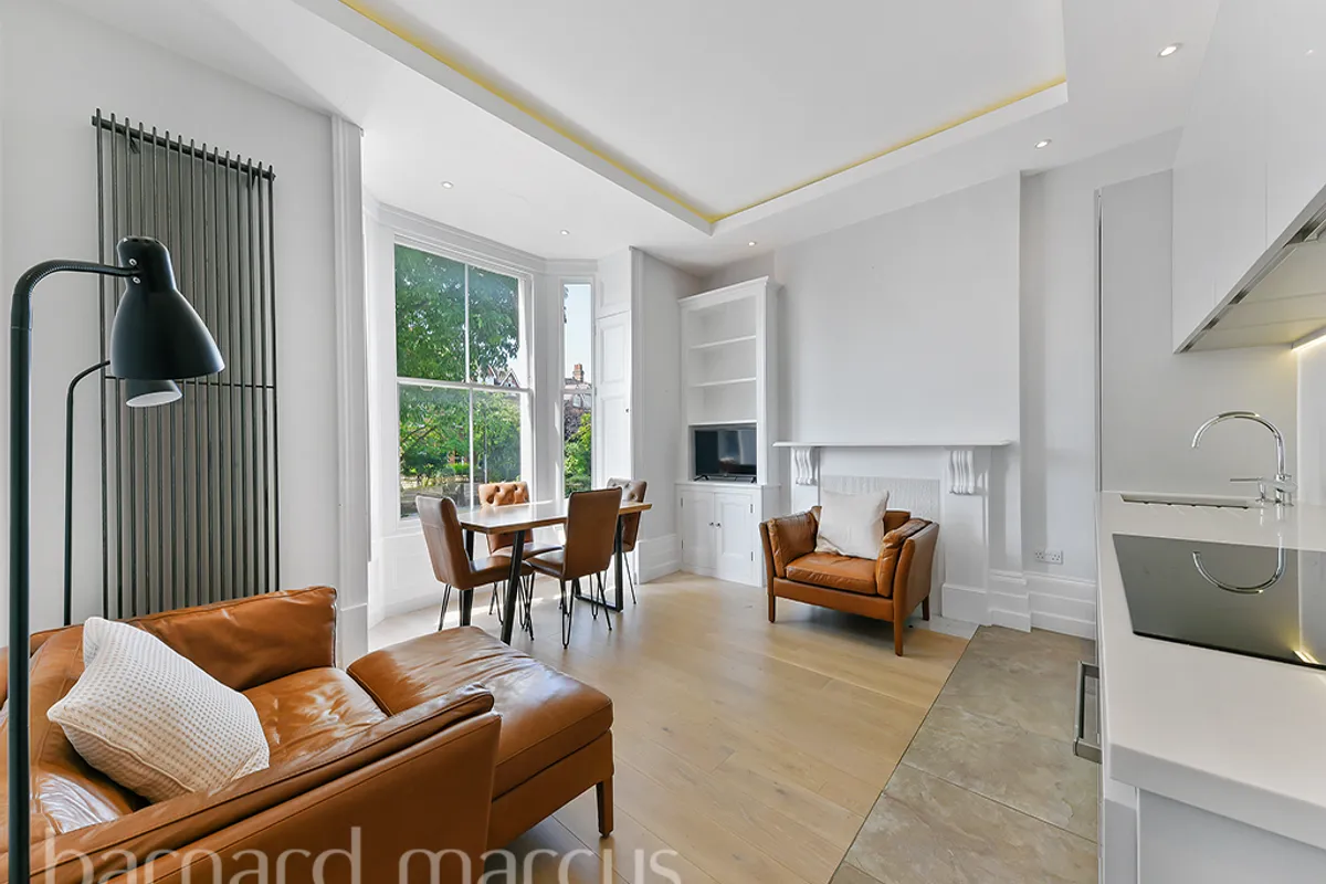 West Hill Road, LONDON