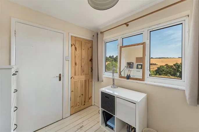 Property carousel image 9