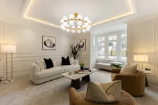 Ronmar Place, Leatherhead Road, Oxshott, KT22 photo 2