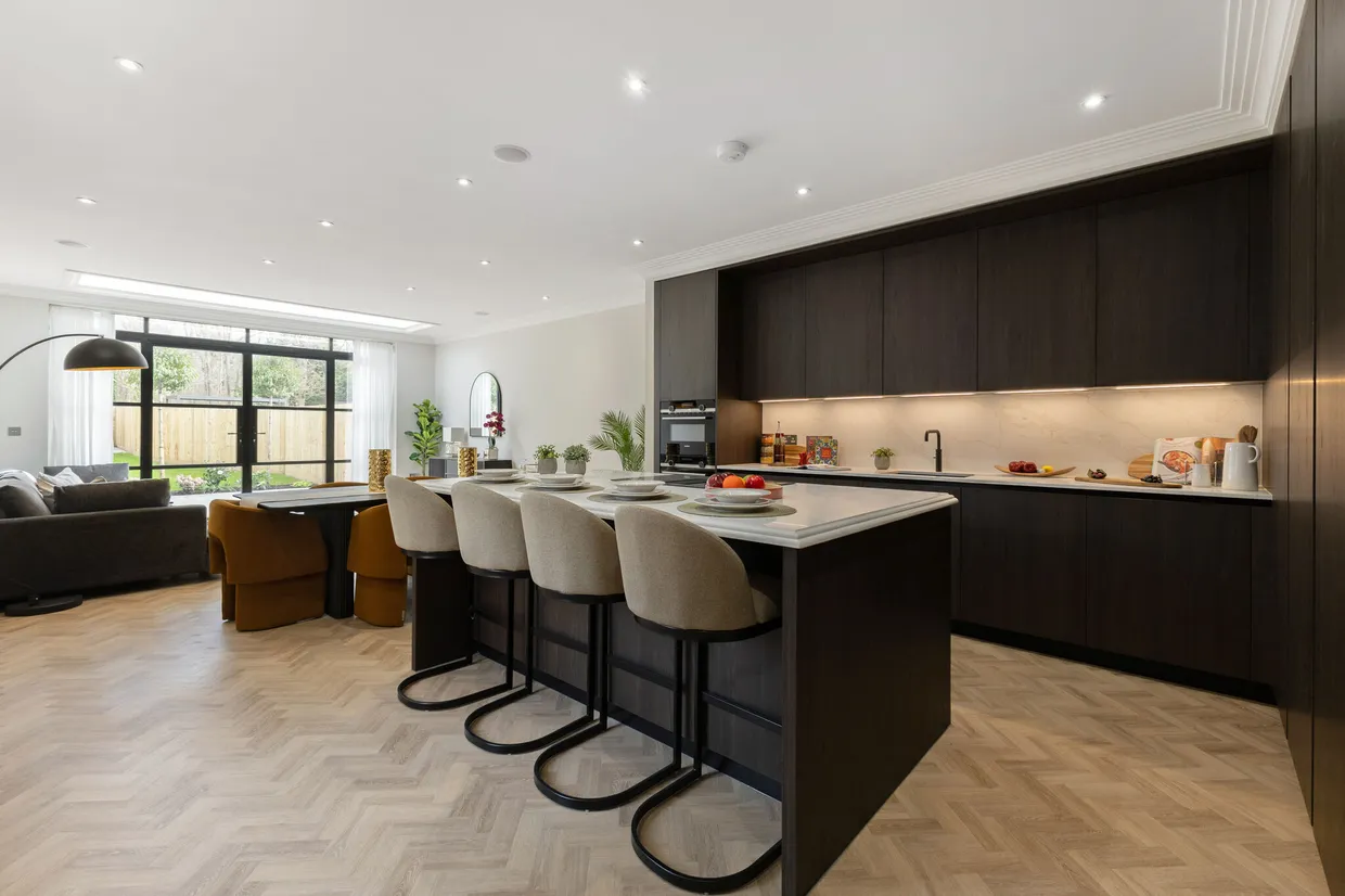 Ronmar Place, Leatherhead Road, Oxshott, KT22 photo 3