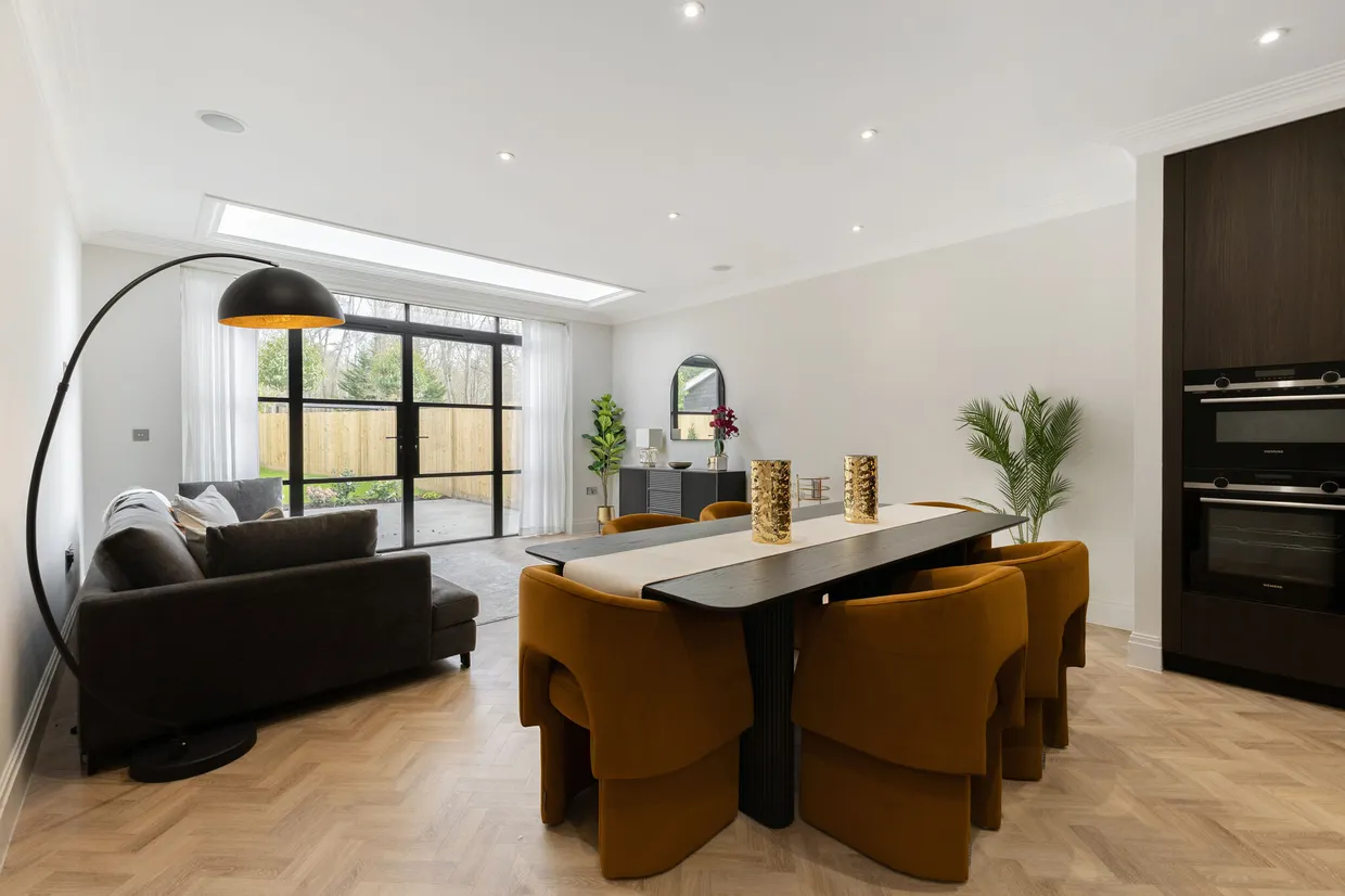 Ronmar Place, Leatherhead Road, Oxshott, KT22 photo 7