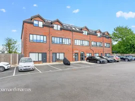 Cleeve Road, Leatherhead photo