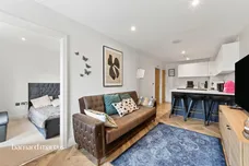 Cleeve Road, Leatherhead