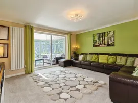 Chevral Close, Chippenham thumb 2