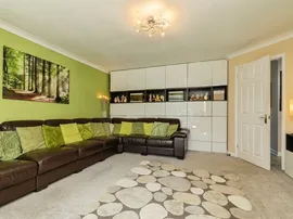 Chevral Close, Chippenham thumb 3