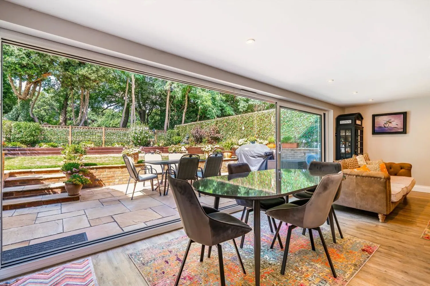 Foxholes, Weybridge, KT13 photo 2