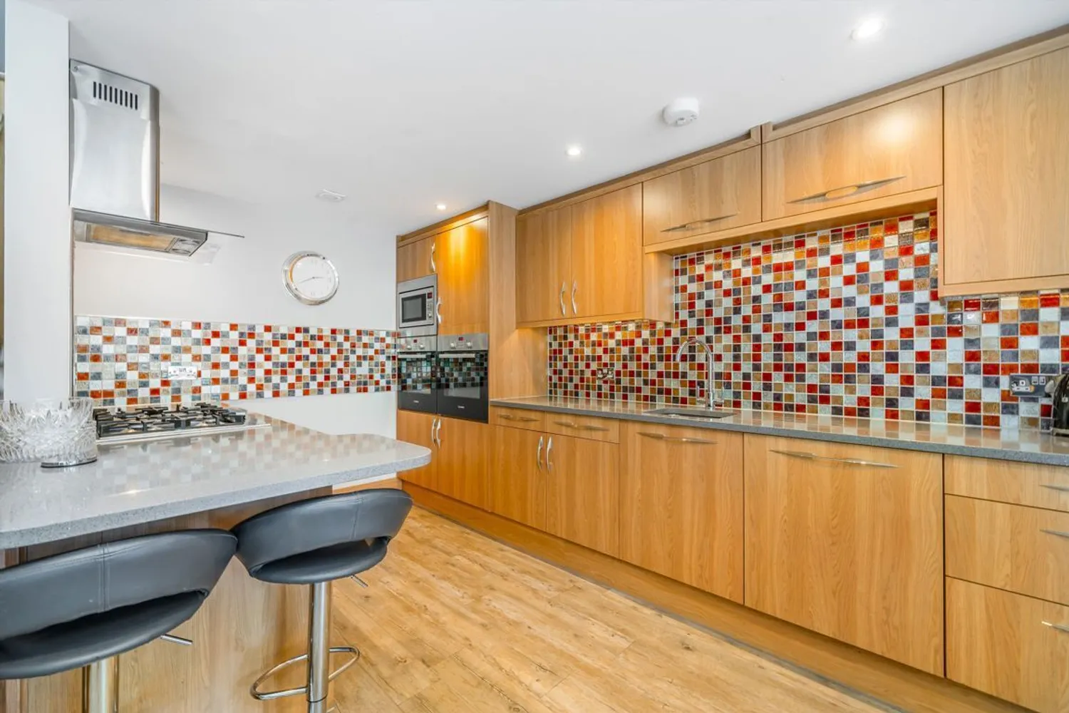 Foxholes, Weybridge, KT13 photo 4