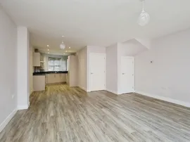 Fitzmaurice Mews, Eastbourne thumb 3