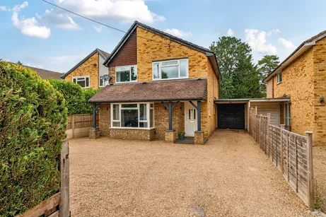 Ambleside Road, Lightwater, GU18