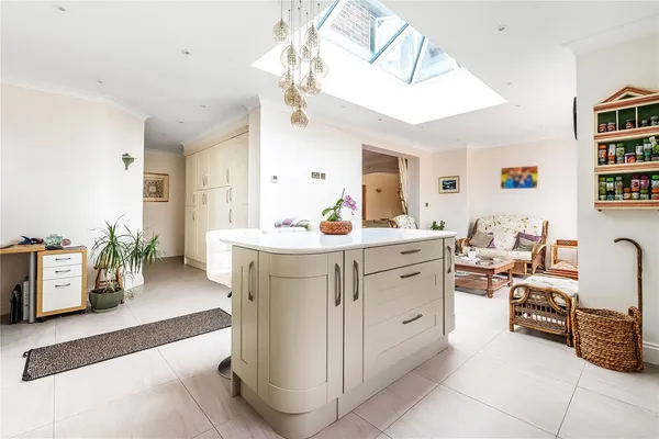 Waterlow Road, Reigate, RH2 photo 5