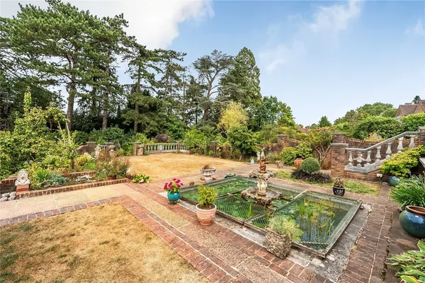 Waterlow Road, Reigate, RH2 photo 17