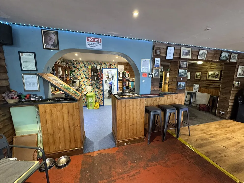 Property carousel item 6
