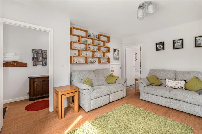 Property carousel image 6