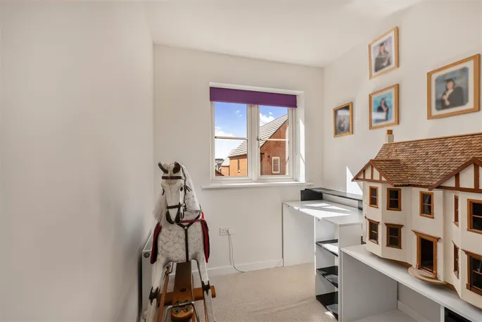 Property carousel image 10