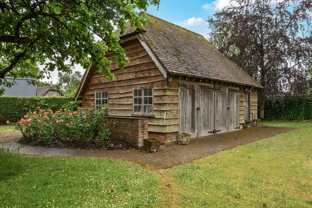 Eastcourt, Burbage, SN8 photo 9