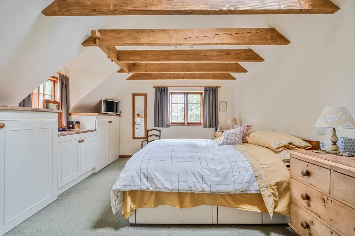 Eastcourt, Burbage, SN8 photo 12