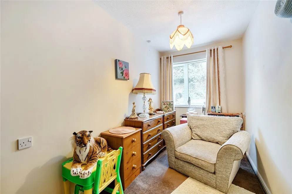 Property carousel item 10