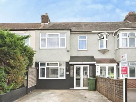 Beechfield Gardens, Romford photo