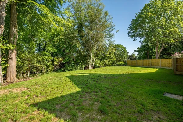 Boxhill Road, Tadworth, KT20 photo 5