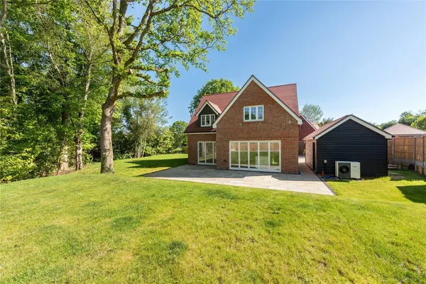 Boxhill Road, Tadworth, KT20 photo 13