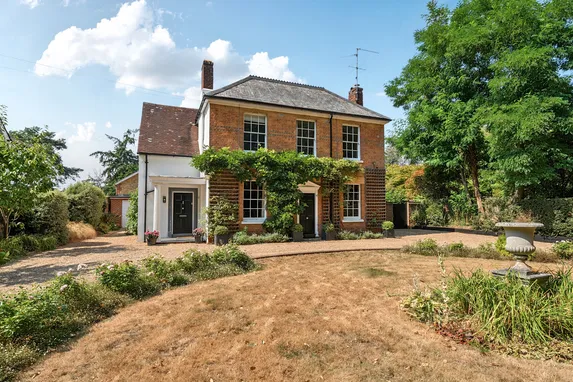 Lodge Hill Road, Farnham, GU10