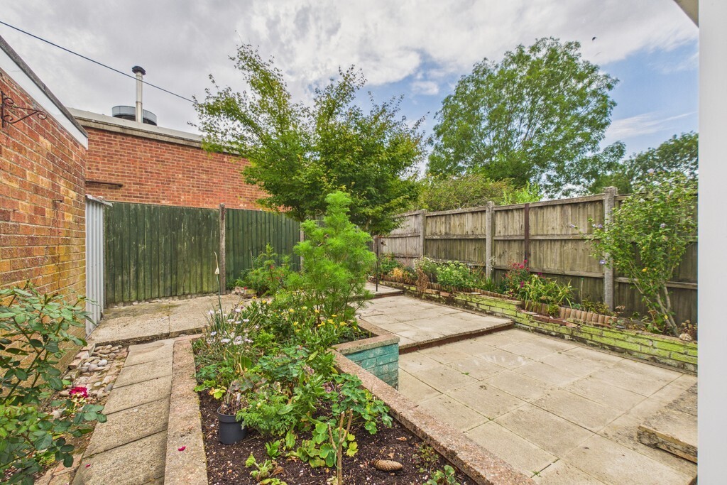 Gainsborough Drive, Halesworth Image 11