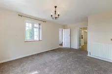 Sandridgebury Lane St. Albans AL3 photo 3