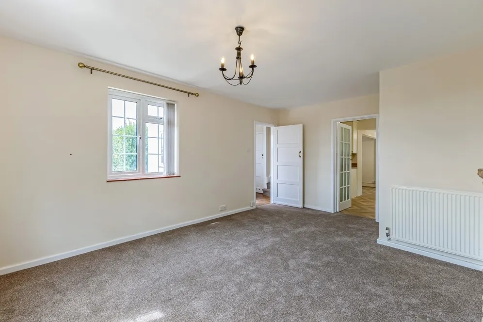 Sandridgebury Lane St. Albans AL3 photo 3