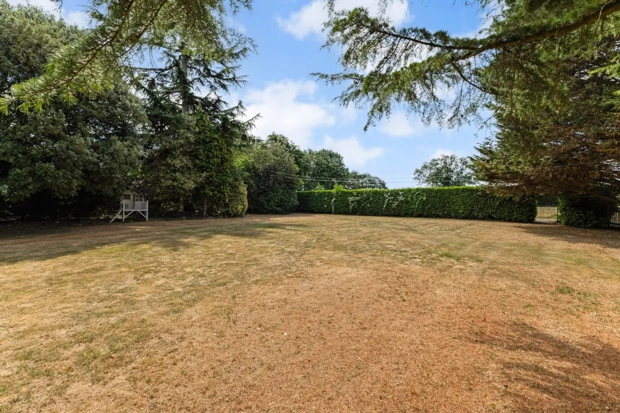 Sandridgebury Lane St. Albans AL3 photo 9