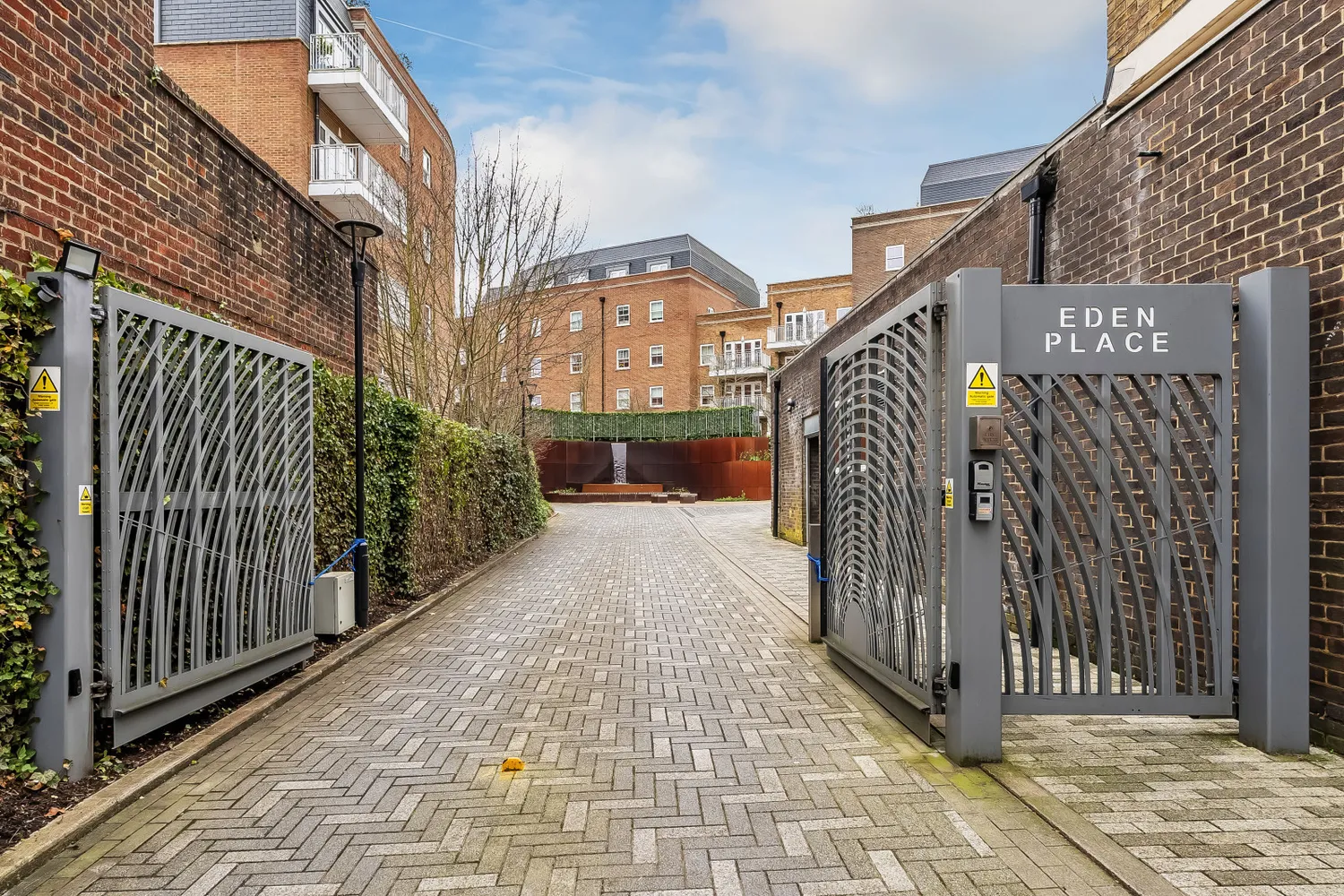 Eden Place, Oxted, RH8 photo 9