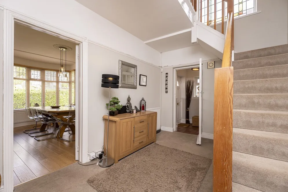 Property carousel item 4