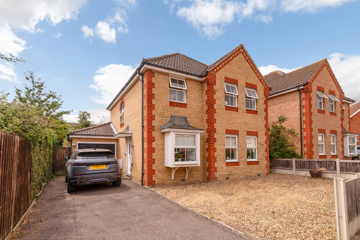 Buttercup Way, SOUTHMINSTER