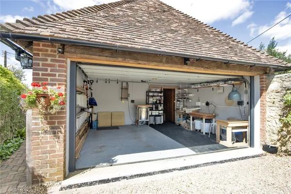 Basted Lane, Crouch, TN15 photo 24