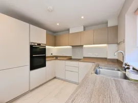 Willow Brook Lane, Goffs Oak, Waltham Cross thumb 2