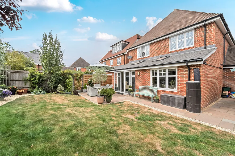 Emerald Avenue, Fleet, GU51 photo 12