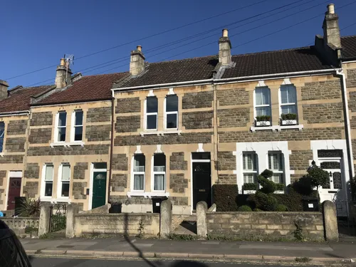 Claude Avenue, Bathphoto