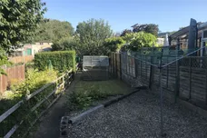 Claude Avenue, Bath