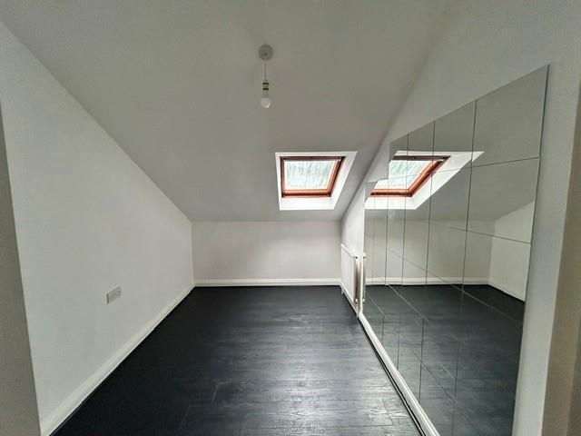 Iona Crescent, Cippenham Image 8