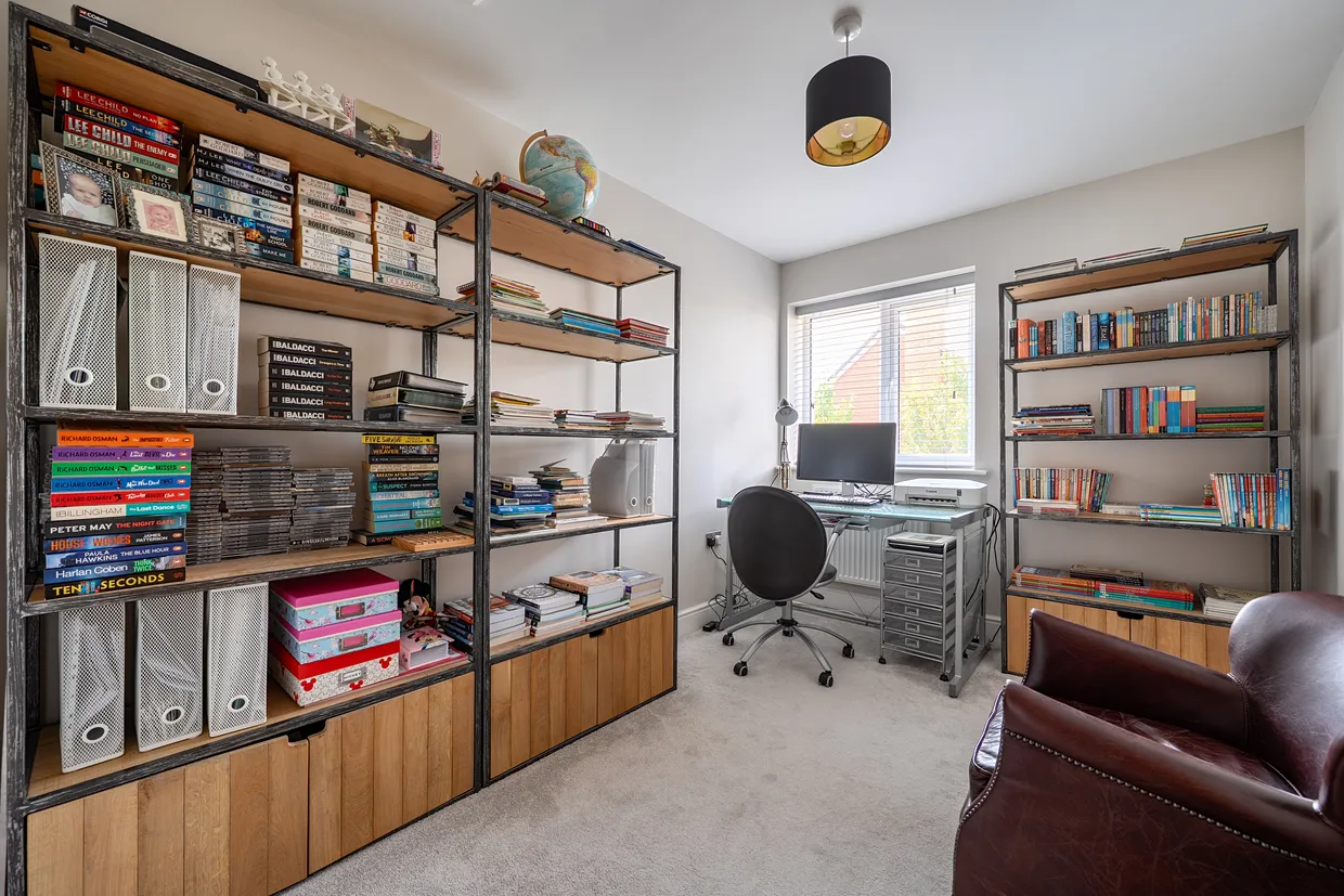 Hoadley Avenue, Burgess Hill, RH15 photo 6