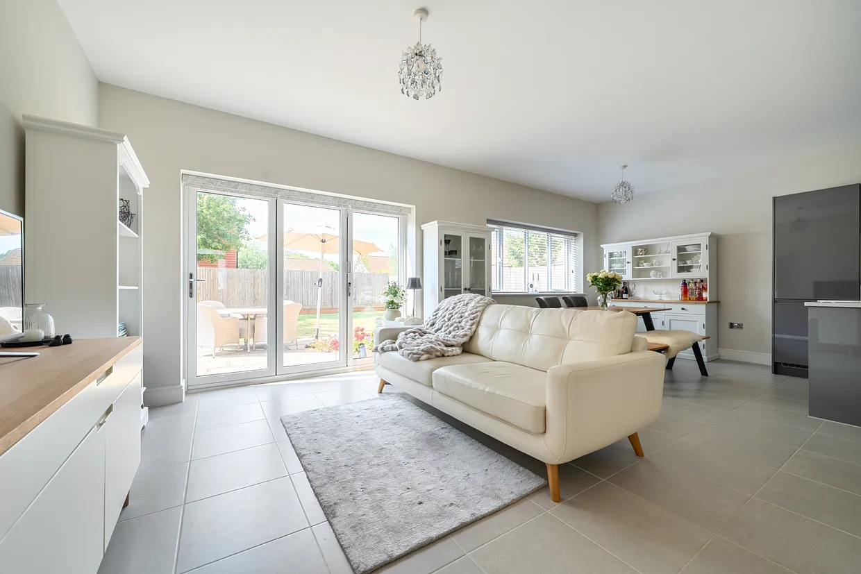 Hoadley Avenue, Burgess Hill, RH15 photo 7