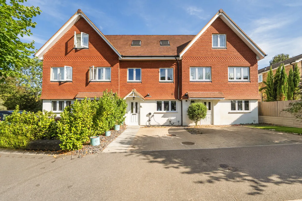 Claremont Road, Redhill, RH1 photo 1