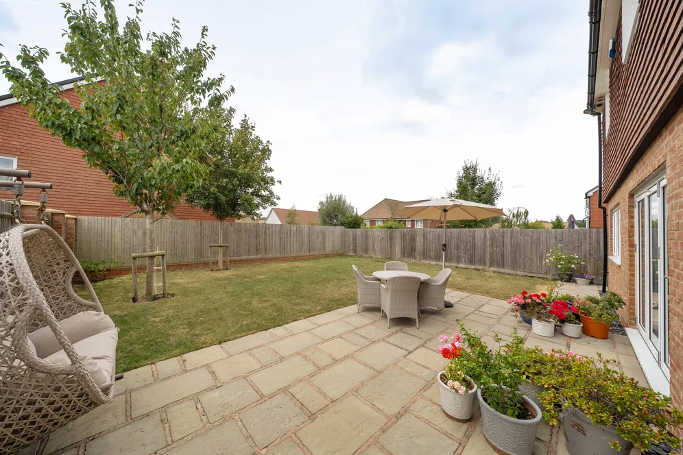 Hoadley Avenue, Burgess Hill, RH15 photo 16