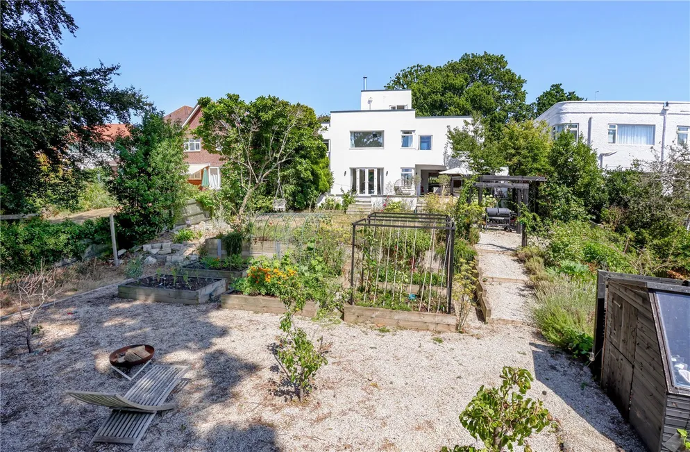 Property carousel item 11