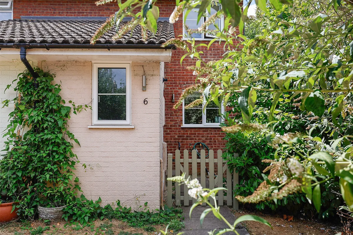 Owen Place, Leatherhead, Surrey, KT22