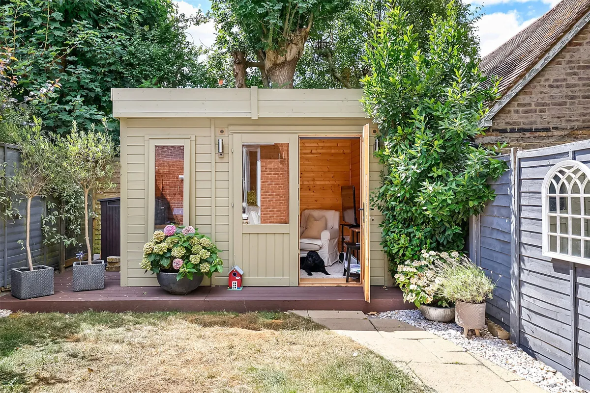 Owen Place, Leatherhead, Surrey, KT22