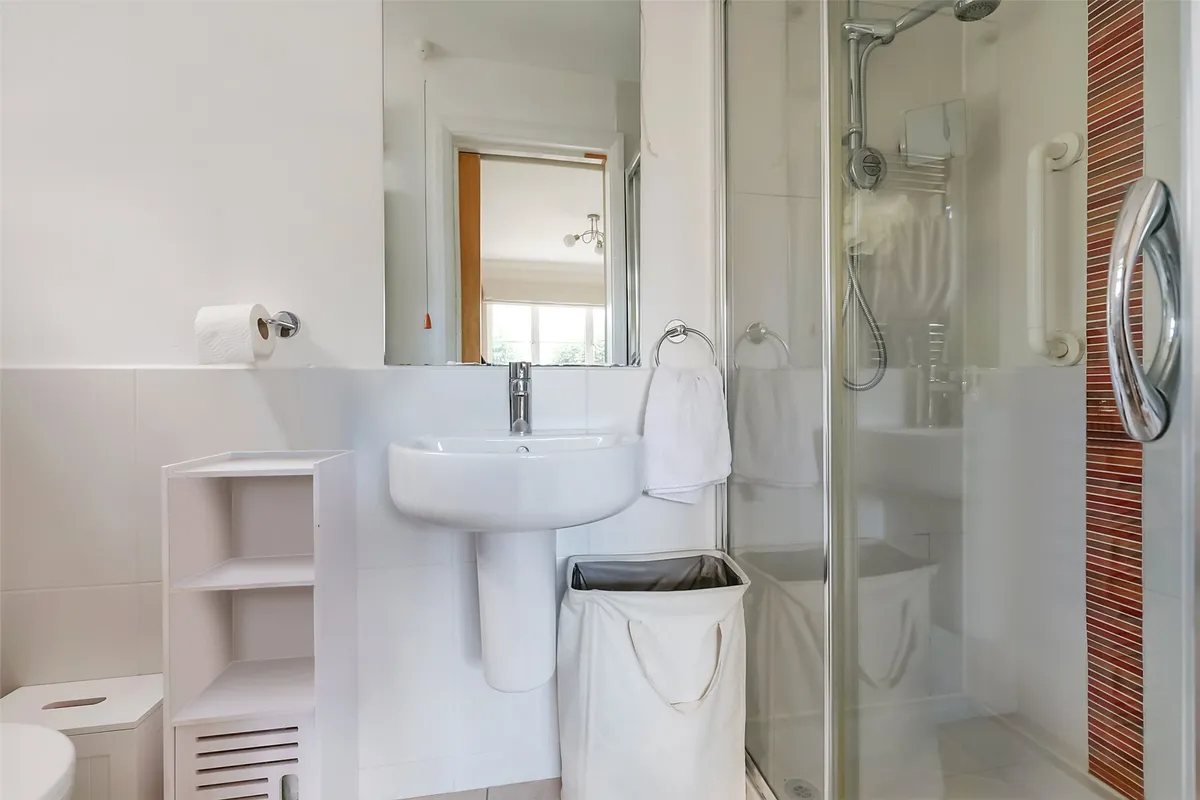 Owen Place, Leatherhead, Surrey, KT22