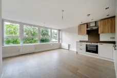 Furlong Road, Bourne End, SL8 photo 2