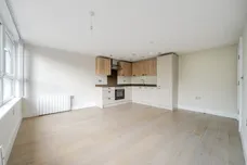 Furlong Road, Bourne End, SL8 photo 5
