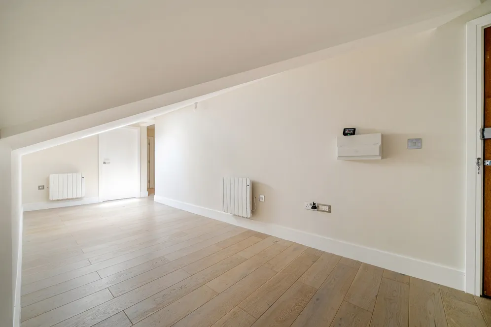 Furlong Road, Bourne End, SL8 photo 13