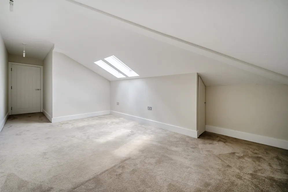 Furlong Road, Bourne End, SL8 photo 15